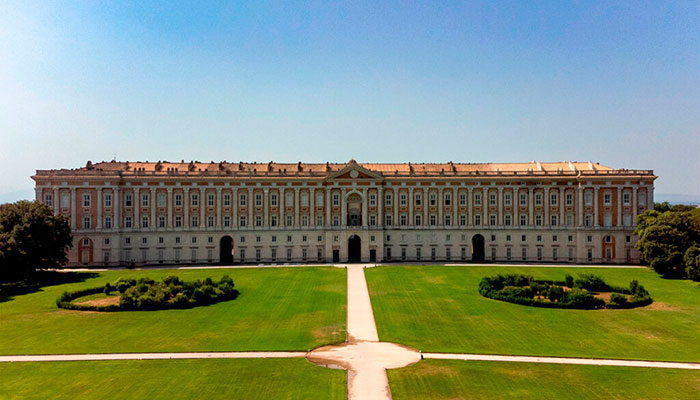 La Reggia di Caserta es conocida también como "el Versalles de Italia".