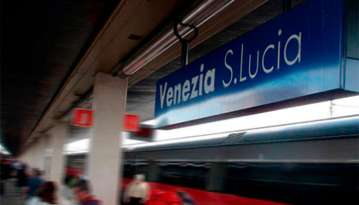 La estación de Venezia "S. Lucia" en honor a la santa italiana.